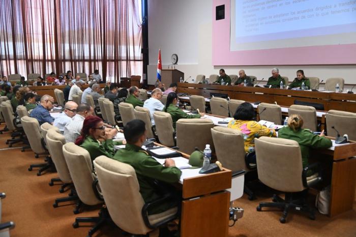 Encabezó Presidente reunión de chequeo semanal en La Habana 