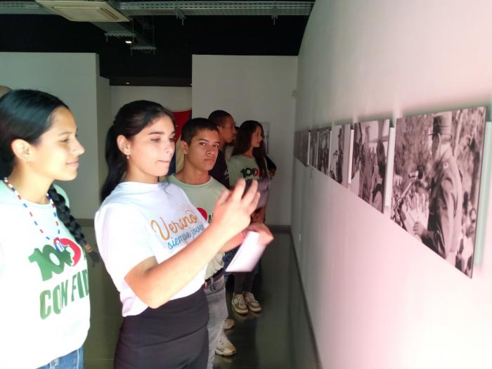 Exposición de fotos en la Habana rinde homenaje a Fidel