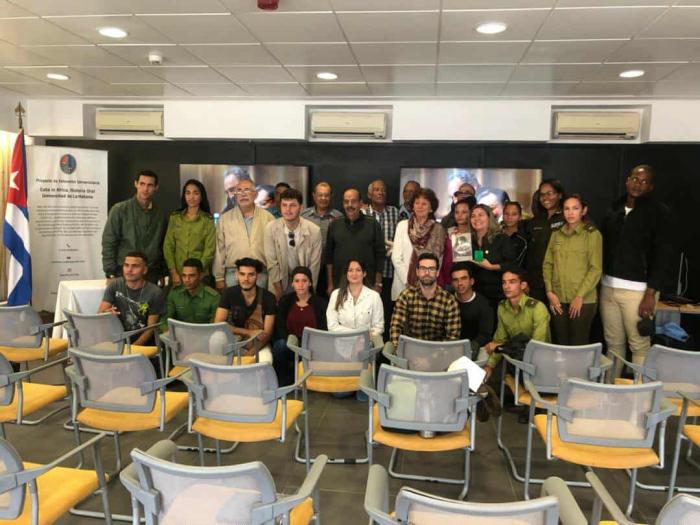 Jóvenes del MININT rinden homenaje a la solidaridad