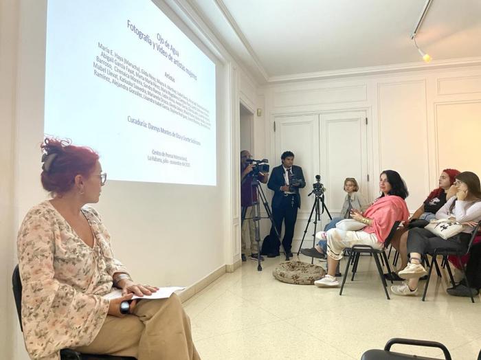 Coloquio Internacional Raúl Corrales en Noviembre Fotográfico