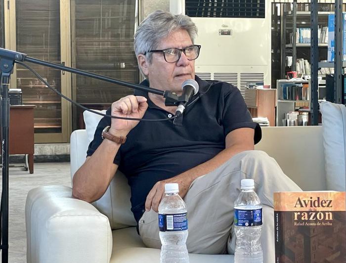 El autor expresó su satisfacción por publicar este volumen luego de un proceso de creación de doce meses.