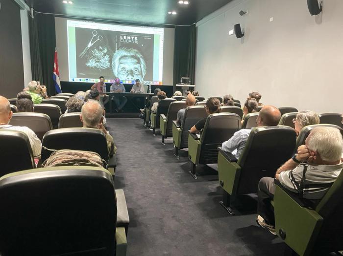 Este 27 de noviembre el Museo de la Ciudad acogió la presentación del segundo número de la revista de fotografía “Lente Cubano”.