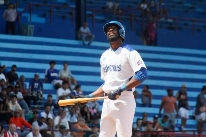 Industriales asegura duelo particular ante las Avispas 
