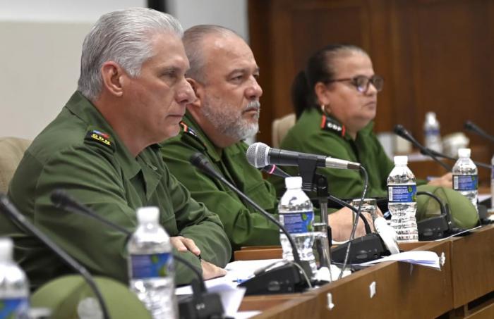 Encabeza Díaz-Canel reunión semanal con autoridades de la capital