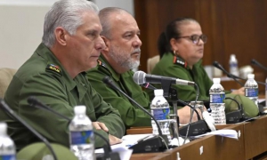 Encabeza Díaz-Canel reunión semanal con autoridades de la capital