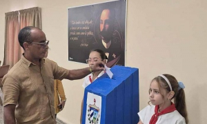 Los delegados a las 15 asambleas municipales del Poder Popular ejercieron su derecho al voto libre,   
igual, directo y secreto.