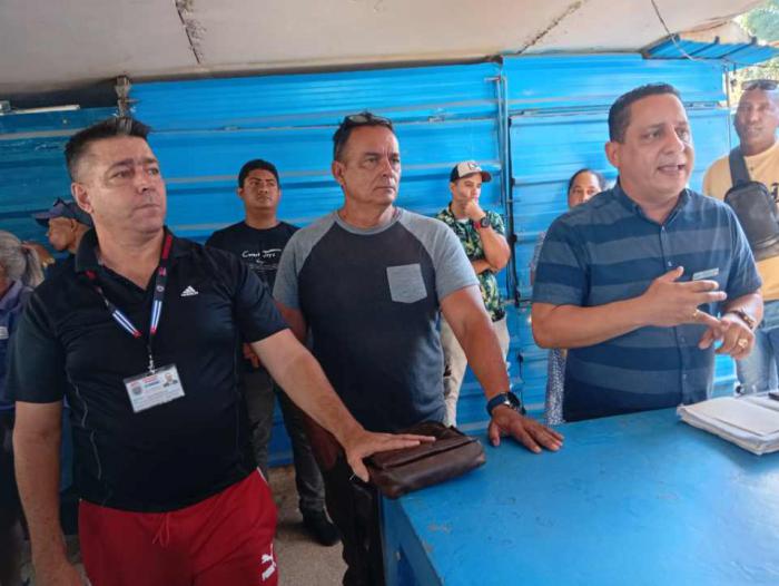 Cuentapropistas cierran filas a las ilegalidades en área de 100 y Boyeros