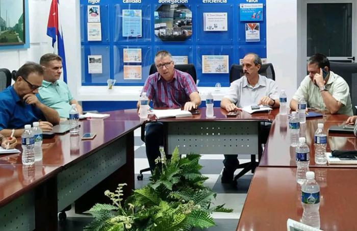 Autoridades del Minem explican situación del SEN