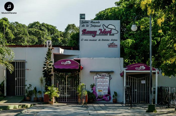 Salón Rosado de la Tropical