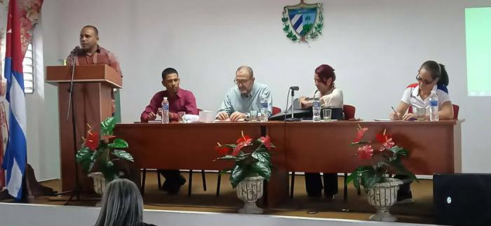 Visita el Cotorro vice gobernador de La Habana