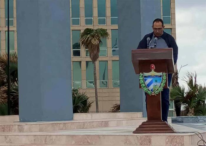 Celebran aniversario 67 del triunfo de la Revolución 