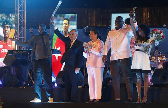 Premiación de los mejores deportistas cubanos. Foto: Roberto Morejón/ JIT.