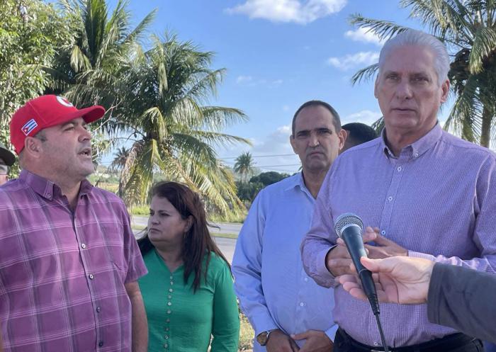 Díaz-Canel junto a las máximas autoridades de La Habana recorrieron el organopónico “Los CDR” Jefatura Territorial del EJT La Habana, ubicado en Guanabacoa