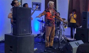El emblemático Jazz Salón renace en la Casa de la Cultura de Plaza, con el maestro Bobby Carcassés, para celebrar el jazz como símbolo de identidad y libertad. 
