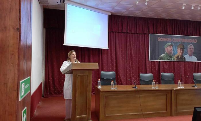 Doctora Iliovanys Betancourt Plaza, Directora General del Hospital Clínico Quirúrgico Docente 