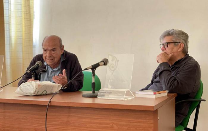 Ciro Bianchi y Rafael Acosta de Arriba en tertulia Gente y lugares de La Habana