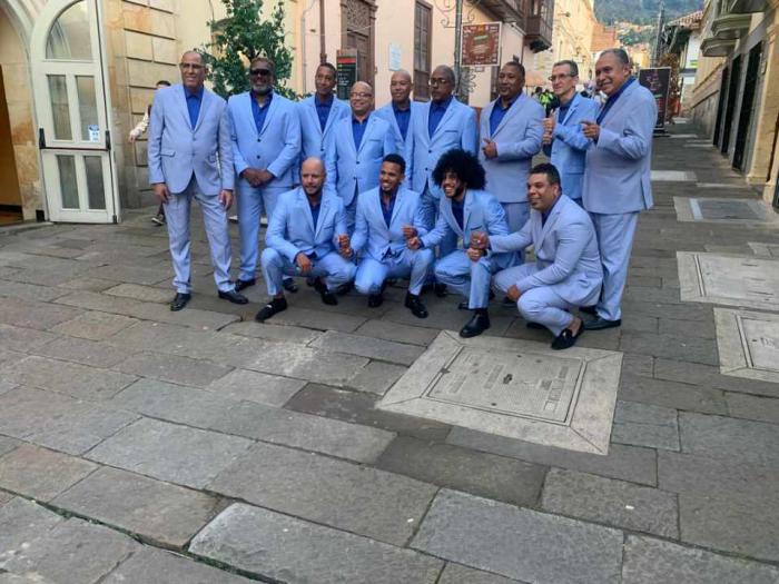 Ganadora del premio Latin Grammy 2020 y 2021, la Aragón invitada al proyecto Hoy como ayer, en el Salón Rosado de La Tropical.