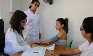 Un proyecto que llegó para quedarse, 42 años del médico de la familia cubano