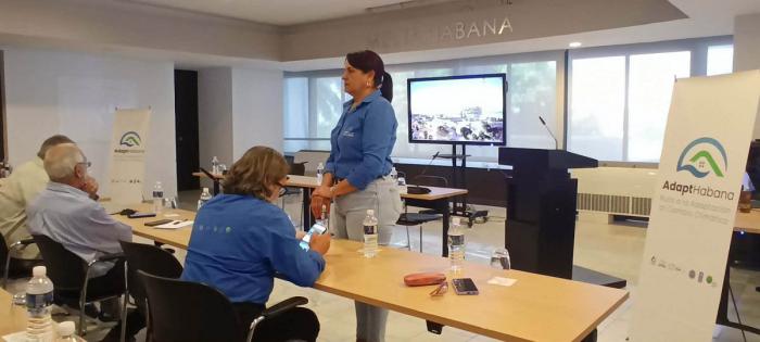 Yadira González Columbié, coordinadora de Adapthabana, da a conocer los resultados del proyecto durante 2025.
