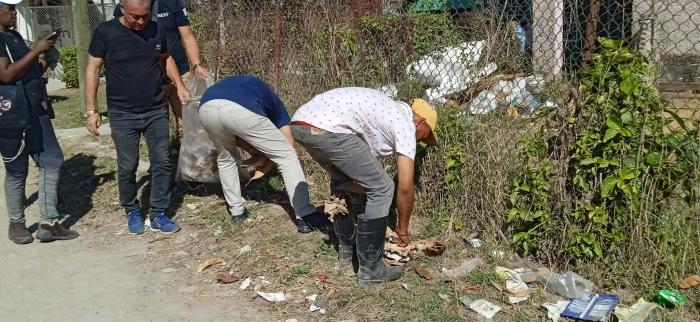 Los alrededores de los basureros también se limpiaron.