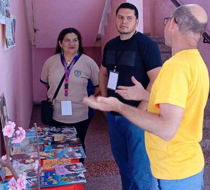 Visita a la ESBU Juan Gualberto Gómez, en el Cotorro.