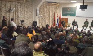 Reconocen a combatientes cubanos que enfrentaron agresion militar de Estados Unidos a Venezuela