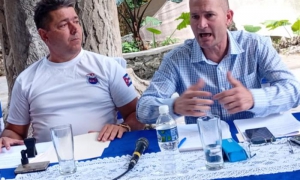 Leobanys Ávila Góngora (en la derecha de la imagen)