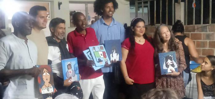 Muestra de algunos de los libros cartoneros confeccionados en Avivarte 2026.