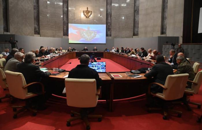 Díaz-Canel en reunión del Consejo de Ministros