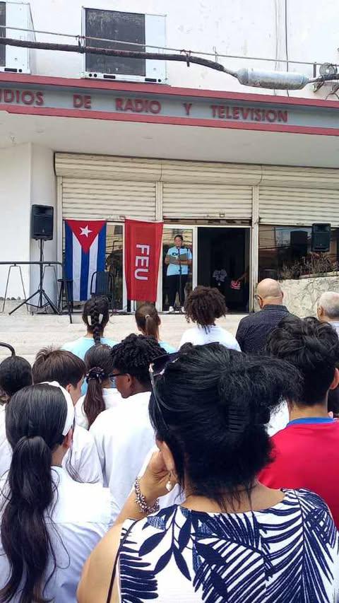 Participantes en el acto.