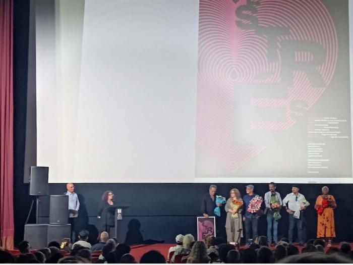 Participantes en la premier de Estrés en el cine Chaplin