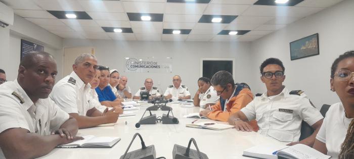 Analizan Aduana General de la Republica