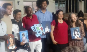 Muestra de algunos de los libros cartoneros confeccionados en Avivarte 2026.