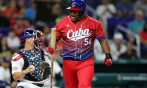 Pelotero del equipo Cuba