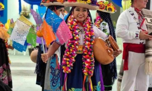 Calmecac Xochiquetzal cultiva la danza tradicional folclórica.
