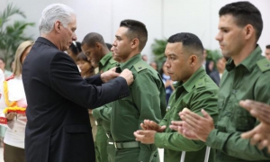 Acto de condecoración UJC y OPJM