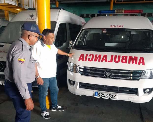 Inspecciona PNR ambulancias en Centro Habana