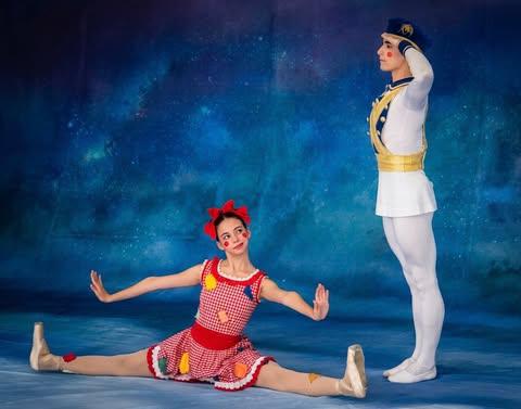 Carolina Fonseca y Roque Salvador en  “Muñecos”. 