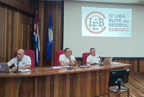 Definen refuerzos de IV Liga élite del beisbol cubano en videoconferencia en el Centro de Negocios de Miramar.