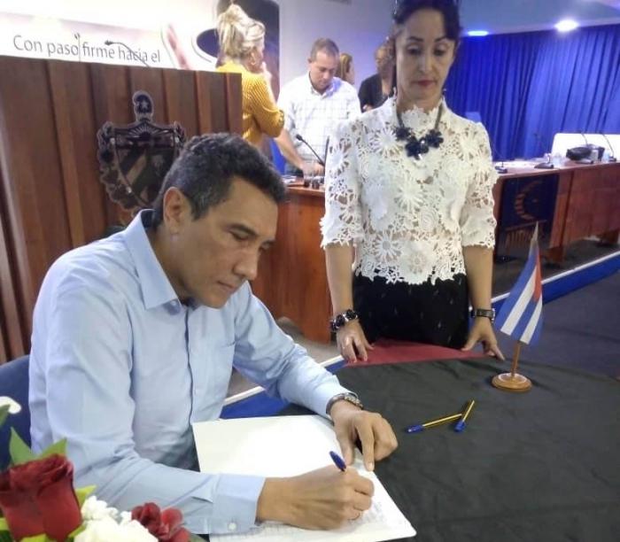 Ministro de Transporte Eduardo Rodríguez Dávila