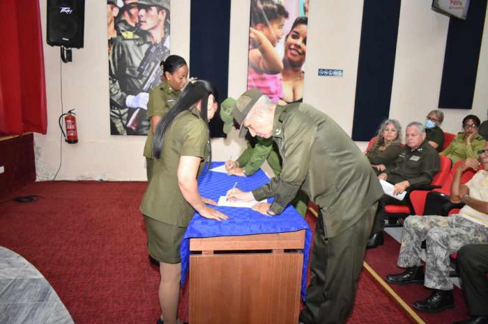 Combatientes del MININT  junto a la Patria