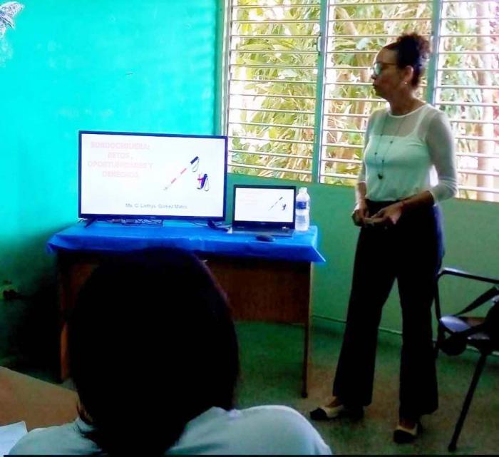 Los participantes coincidieron en la validez de las experiencias compartidas por los educadores con mayor trayectoria y las interesantes preguntas de los más jóvenes.  