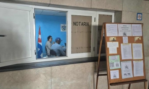 La notaria está ubicada en  el lobby de las consultas externas. En el mural se exponen todas las  prestaciones y sus tarifas.