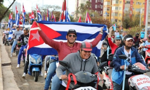 Parada Juvenil Antiimperialista sobre Ruedas 