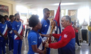Abanderan equipos cubanos de polo acuático que intervendrán en torneo clasificatorio a Centroamericanos de Santo Domingo 2026