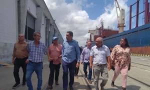 Evalúa Ministro del Transporte servicios a la población