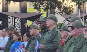 Con la presencia de Miguel Díaz-Canel Bermúdez, Primer Secretario del Comité Central del Partido Comunista de Cuba y Presidente del Consejo de Defensa Nacional (CDN), tiene lugar en La Habana el acto por el aniversario 65 de la proclamación del carácter socialista de la Revolución cubana