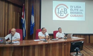 Definen refuerzos de IV Liga élite del beisbol cubano en videoconferencia en el Centro de Negocios de Miramar.