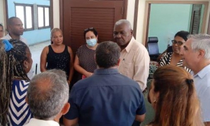 Presidente del Parlamento visita en la capital sitios de interés social