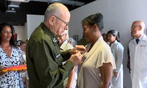 Reconocen a trabajadores civiles de la defensa en el MININT